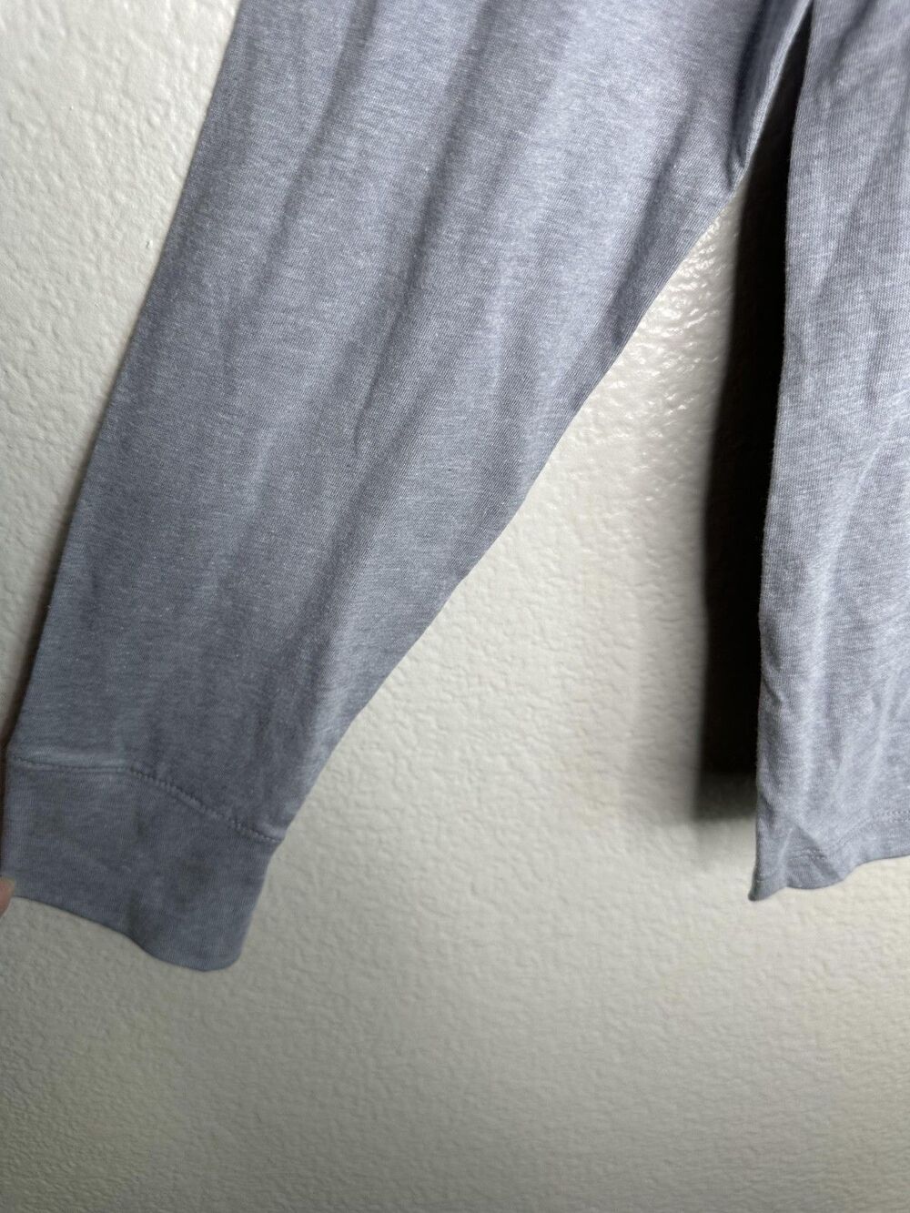 Under Armour Shirt Womens Large Gray White Long Sleeve Athletic Loose Fit Logo - Picture 4 of 6